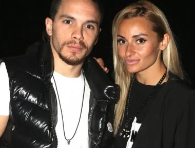 Βασιλική Μιλλούση – Λευτέρης Πετρούνιας: Το τρυφερό φιλί που αντάλλαξαν στο γάμο τους (βίντεο)